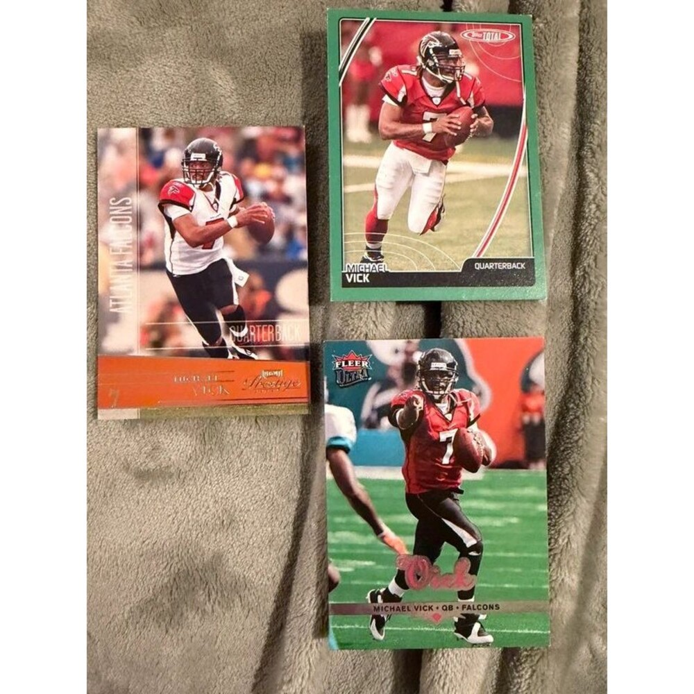 Michael Vick Atlanta Falcons Football Card Lot (3 Cards)